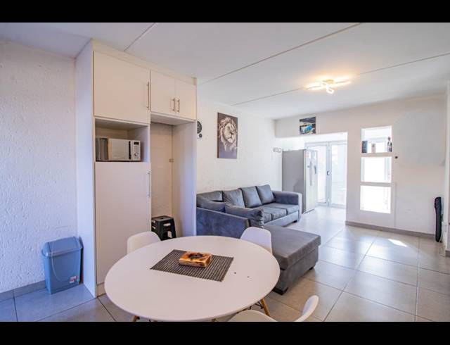 2 BEDROOM TOWNHOUSE FOR SALE IN MULBARTON